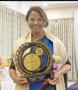 Successful student of Digital Vandana digital marketing course showcasing achievement