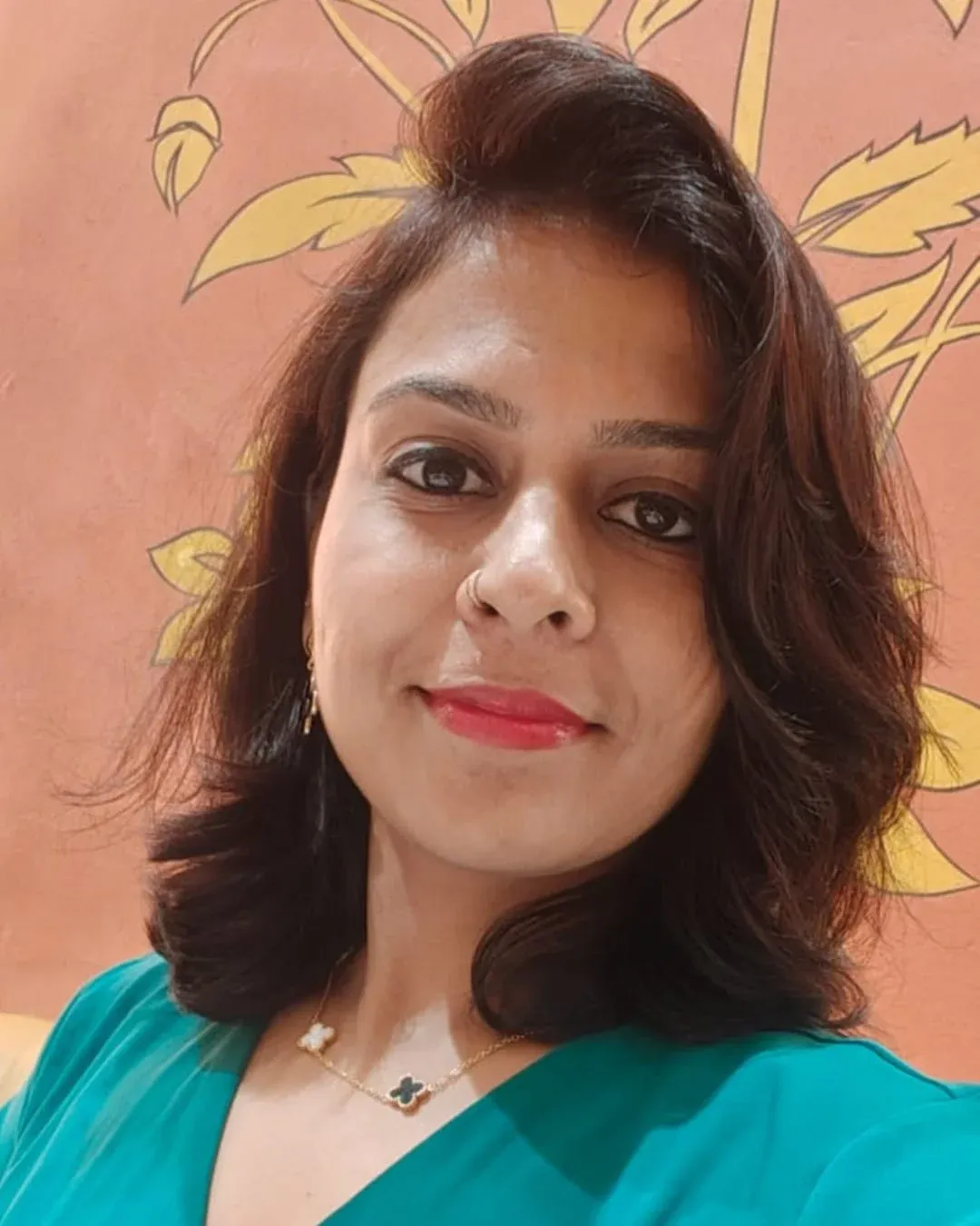 Digital marketing student practicing SEO and social media skills in Digital Vandana course