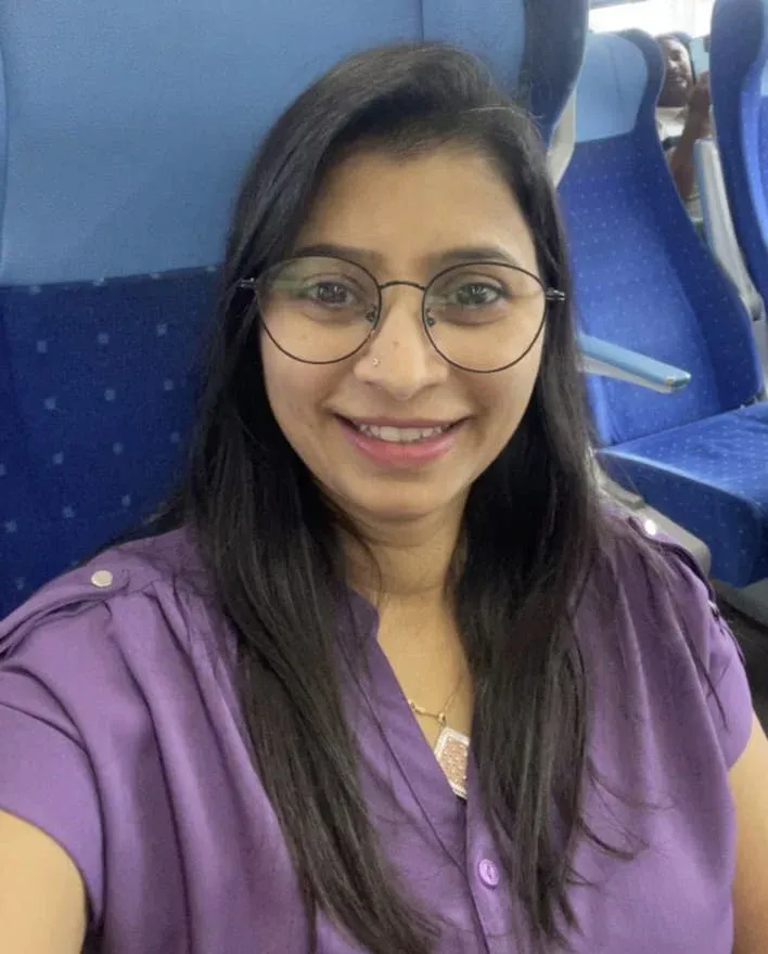 Digital marketing student practicing SEO and social media skills in Digital Vandana course